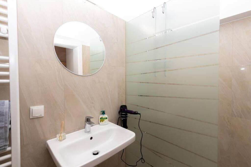 New, Central, In The Heart Of The 7th Heaven Apartment